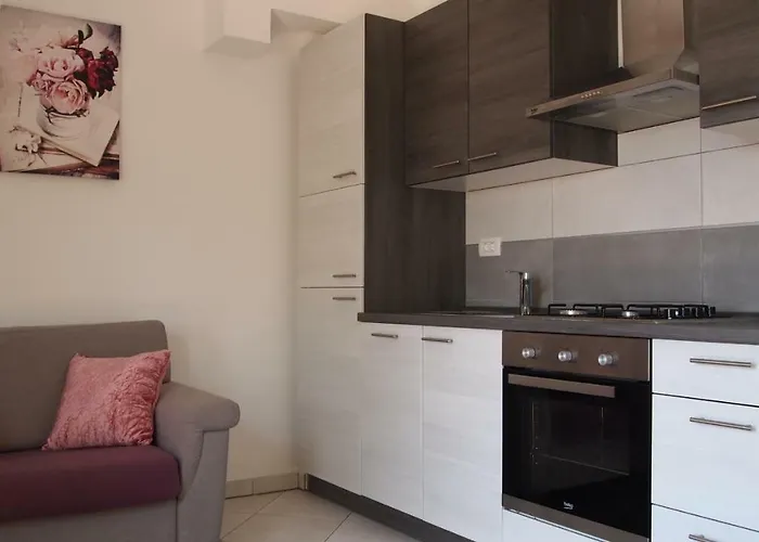 Panoramic View Ev Station Available Apartment