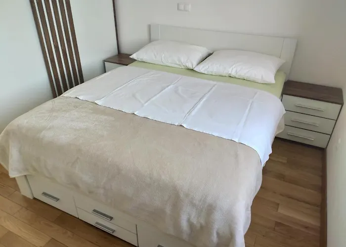 Panoramic View Ev Station Available דירה קריקווניצה